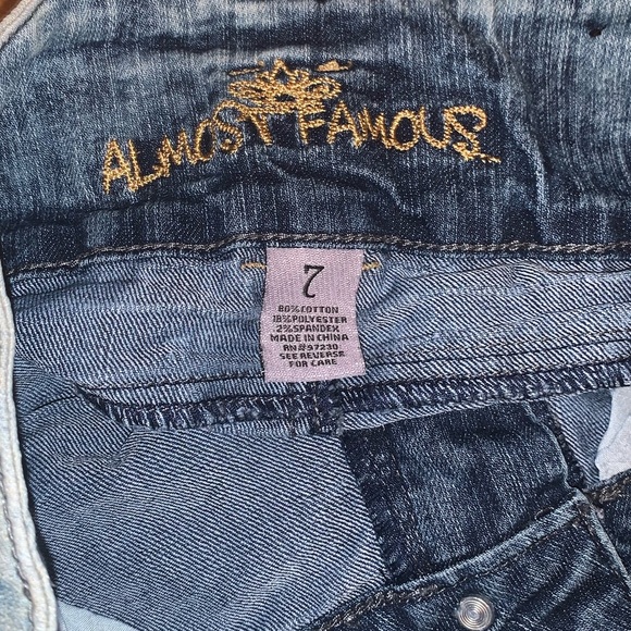 Almost famous women’s jeans size 7 👖 final price - Picture 8 of 8